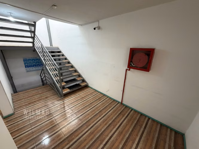 Edificio Comercial Planta Libre + 17 Box/oficinas