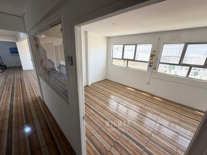 Edificio Comercial Planta Libre + 17 Box/oficinas