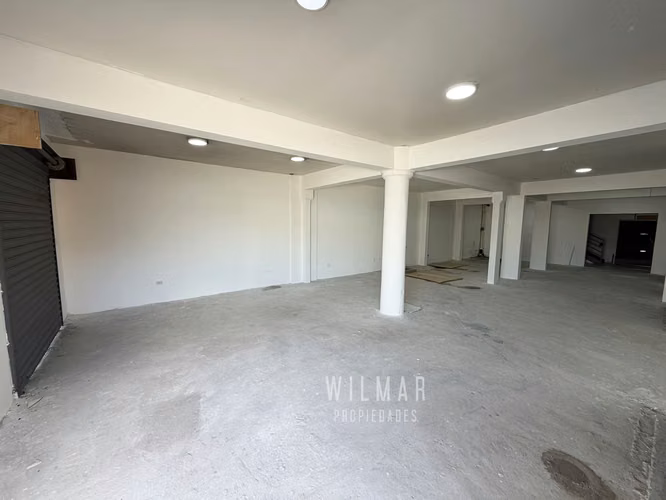 Edificio Comercial Planta Libre + 17 Box/oficinas