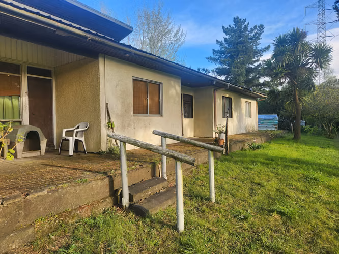 Sector Escuadrón, Terreno grande, con casa y Piscina, cerca Parque Jorge Alessandri