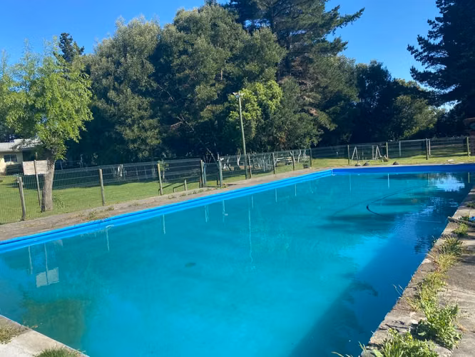 Sector Escuadrón, Terreno grande, con casa y Piscina, cerca Parque Jorge Alessandri