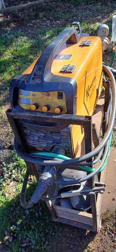 Clavadora Stanley Fatmax De 16 Incluye Batería Y Un Taladro (Usado) + Soldadora Krafter 250pvo 250 Amp Arco / Mig