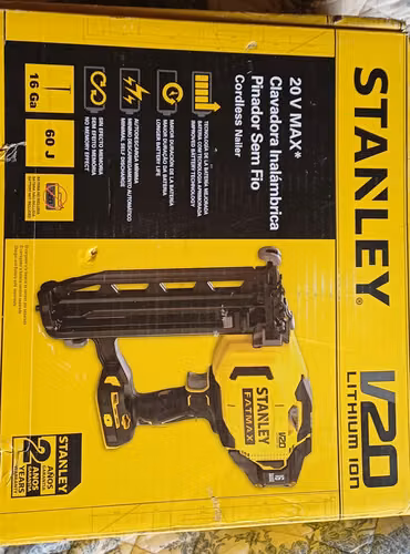 Clavadora Stanley Fatmax De 16 Incluye Batería Y Un Taladro (Usado) + Soldadora Krafter 250pvo 250 Amp Arco / Mig