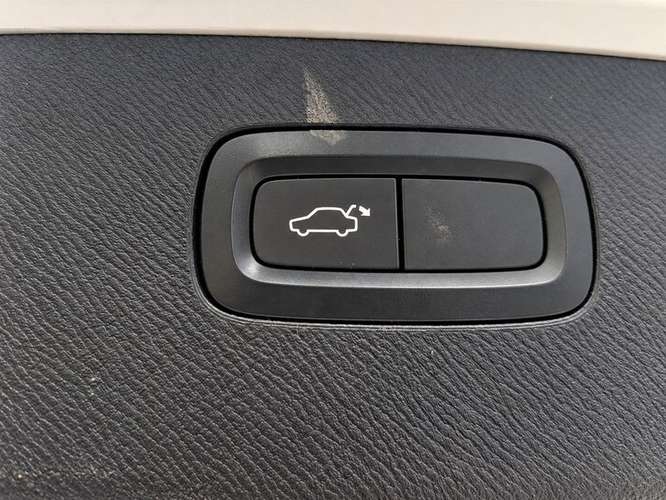 VOLVO XC90 T6 KINETIC - 2018 | 5077