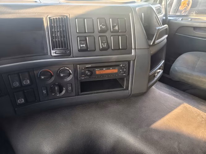 Se vende camión Volvo FM 370. Año 2014. Unico Dueño