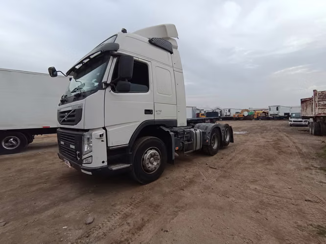 Se vende camión Volvo FM 370. Año 2014. Unico Dueño