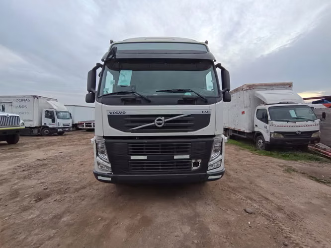 Se vende camión Volvo FM 370. Año 2014. Unico Dueño