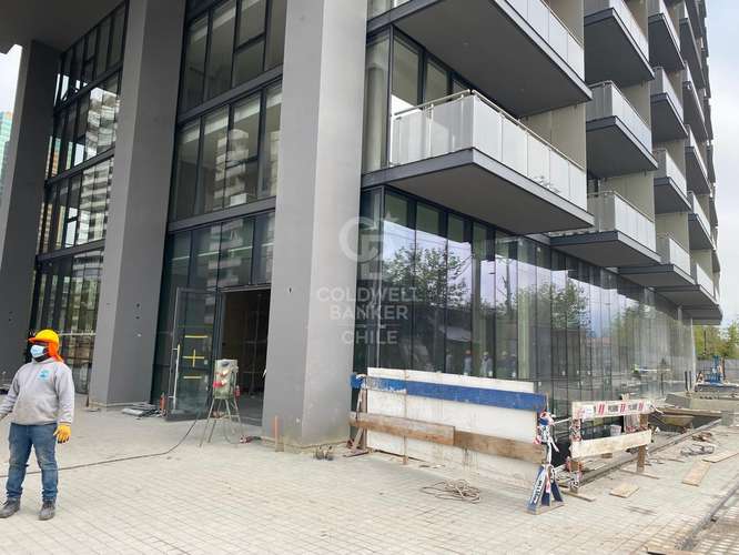 Local de 67,89 m2 en zócalo abierto en Boulevard Kennedy