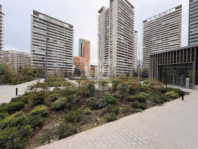 Local de 67,89 m2 en zócalo abierto en Boulevard Kennedy