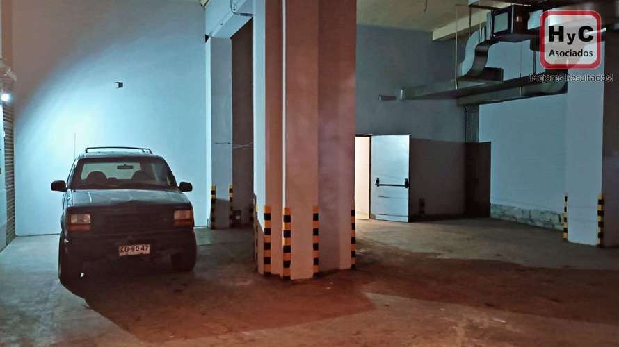 Local Comercial de 591 m2 6 estacionamientos, plena Alameda - Imagen 3