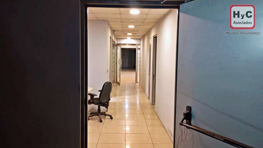Local Comercial de 591 m2 6 estacionamientos, plena Alameda - Imagen 5