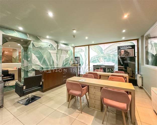 Arriendo Peluqueria con 8 puestos Anibal Pinto, Concepción