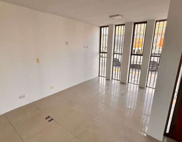 Remodelado y amplio Local comercial en Buin - Imagen 4