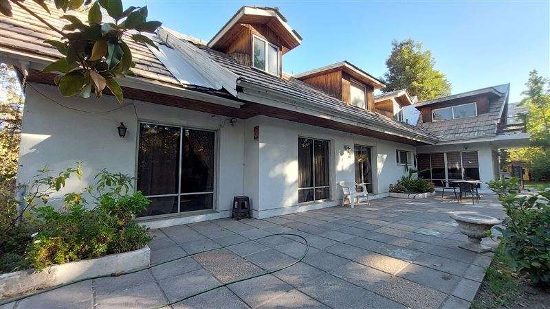 Casa en venta de 6 dorm. en La Florida