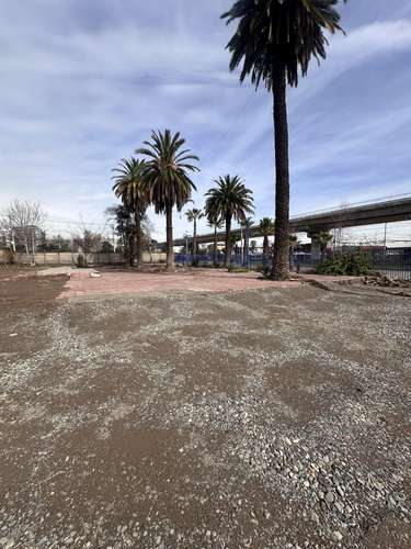 Paño 9.000 mts Frente al metro Quillayes/ en Avenida Vicuña Mackenna