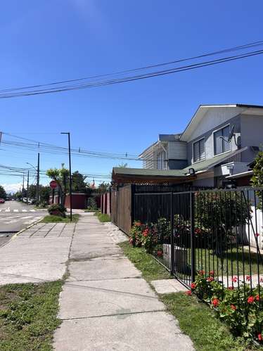 COMODA CASA EN PASAJE TRANQUILO