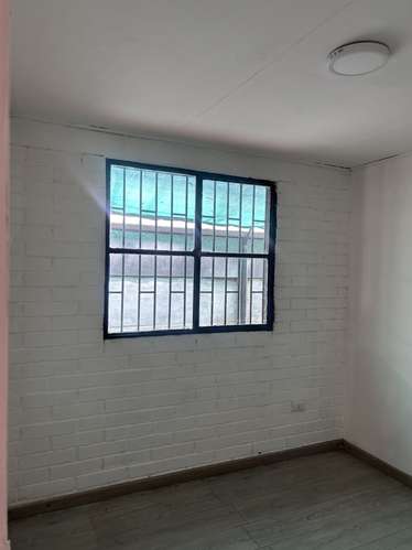 COMODA CASA EN PASAJE TRANQUILO - Imagen 22