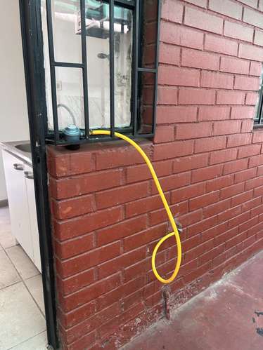 COMODA CASA EN PASAJE TRANQUILO - Imagen 12