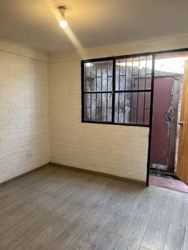 COMODA CASA EN PASAJE TRANQUILO - Imagen 17