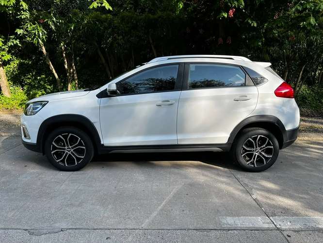 Chery Tiggo 2 GLS 1.5L AT CVT año 2022