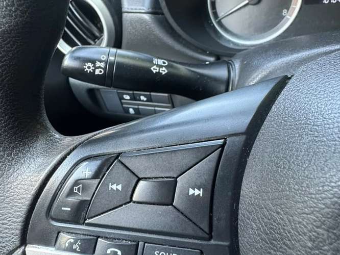 Nissan Versa Sense 1.6L MT5 año 2021