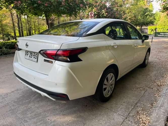 Nissan Versa Sense 1.6L MT5 año 2021