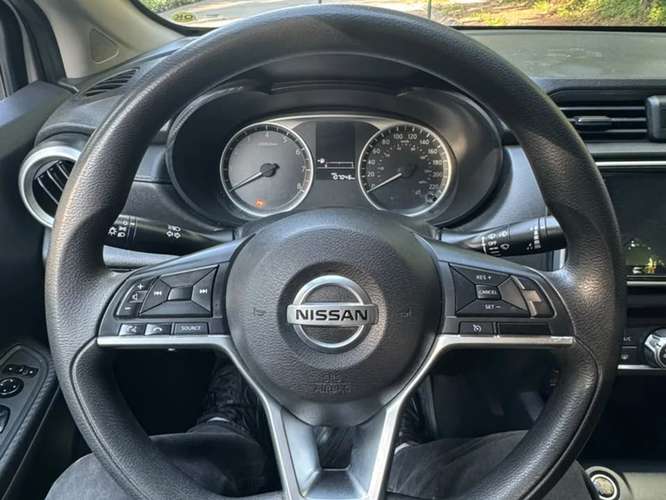 Nissan Versa Sense 1.6L MT5 año 2021