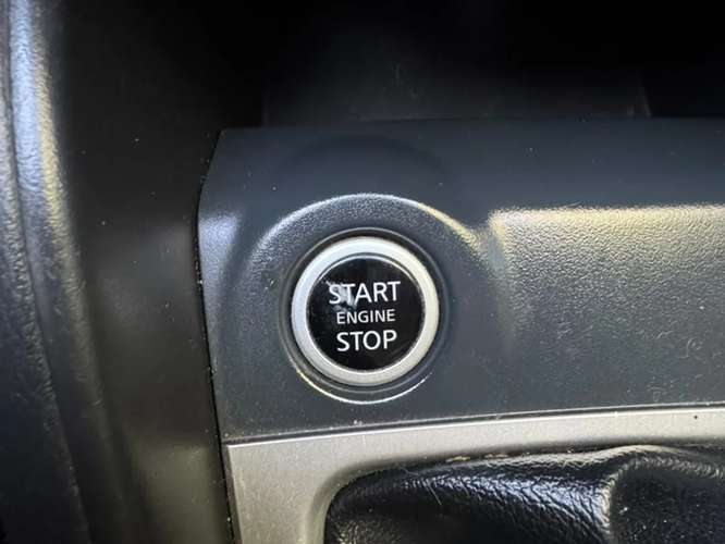 Nissan Versa Sense 1.6L MT5 año 2021