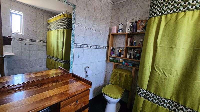 HERMOSA CASA CON TRES CABAÑAS EN VENTA EN PICHILEMU