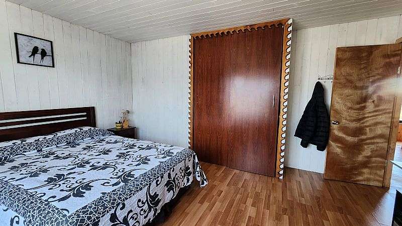 HERMOSA CASA CON TRES CABAÑAS EN VENTA EN PICHILEMU