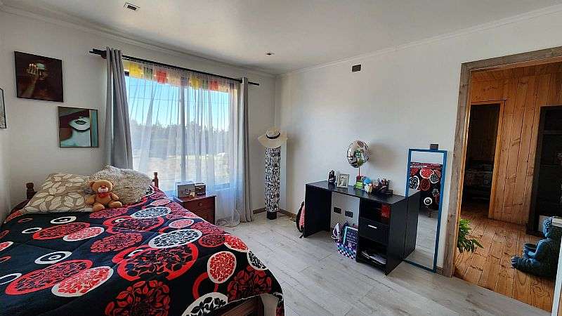 HERMOSA CASA CON TRES CABAÑAS EN VENTA EN PICHILEMU