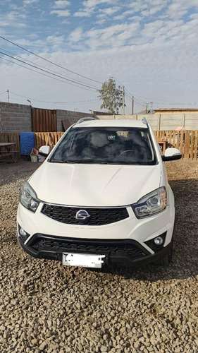Camioneta Suv sangyounng año 2016, automática petrolera 4.400.000 conversable