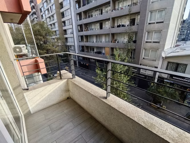 Departamento por dia. Metro Santa Lucia. Clinica Uc Lira