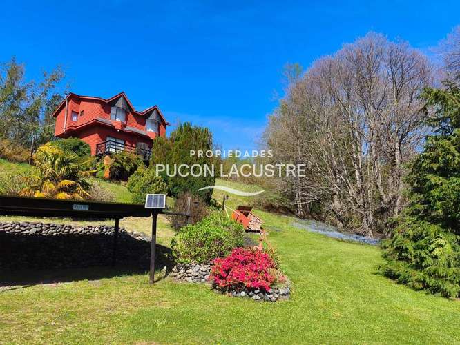 Venta casa + 3 cabañas Pucón con Vista al lago (186953) - Imagen 2