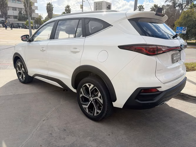 JAC JS8 LUXURY MT 3 CORRIDAS ASIENTOS