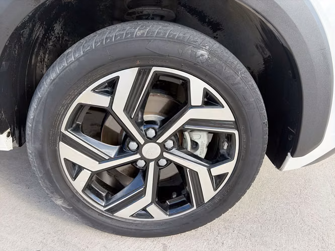 JAC JS8 LUXURY MT 3 CORRIDAS ASIENTOS