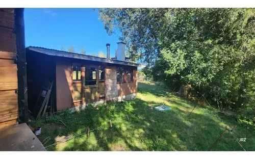 Terreno de 6.800 m2 con casa y quincho (186930)