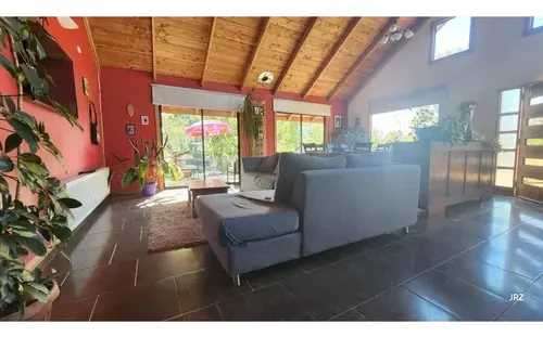 Terreno de 6.800 m2 con casa y quincho (186930)