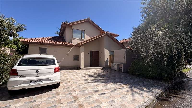 Casa en venta de 3 dormitorios , 700 mts en Colina