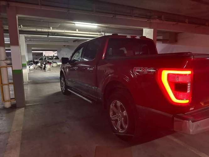 FORD F-150 LARIAT LUXURY 2024 – V8 5.0 4X4 - Imagen 3