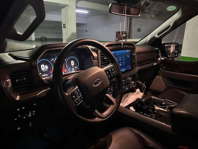 FORD F-150 LARIAT LUXURY 2024 – V8 5.0 4X4 - Imagen 4