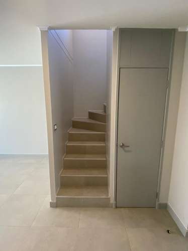 AMPLIA Y COMODA CASA - Imagen 11