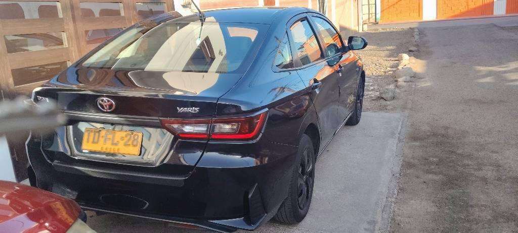 Colectivo línea 2 toyota Yaris