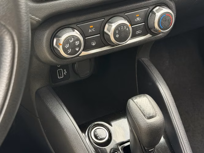 Nissan versa - Imagen 18