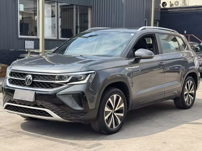 VOLKSWAGEN TAOS