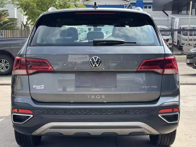 VOLKSWAGEN TAOS