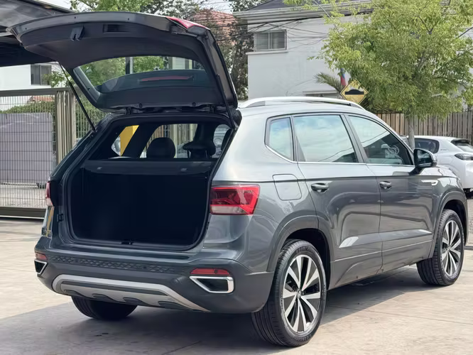 VOLKSWAGEN TAOS