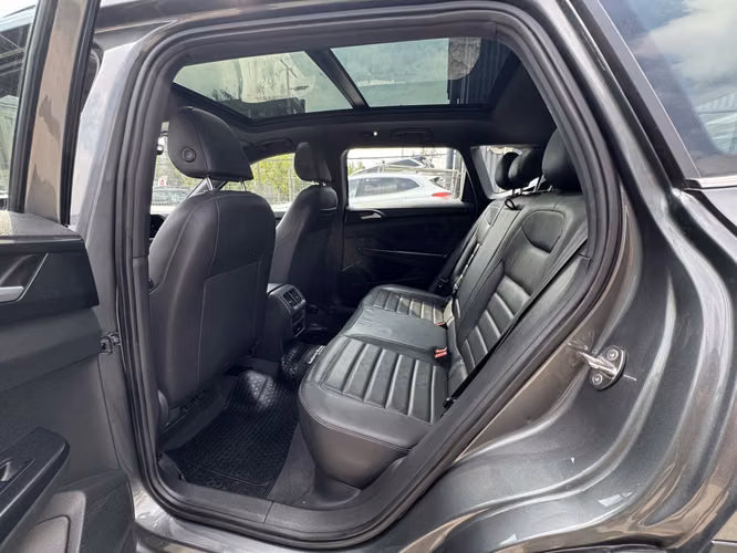 VOLKSWAGEN TAOS