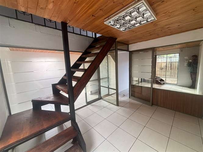 Casa en venta con Bodega Comercial interior en Linares