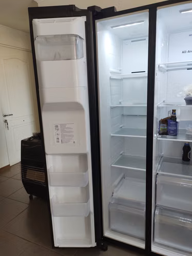 Refrigerador 628L syde by side RS60T5200B1